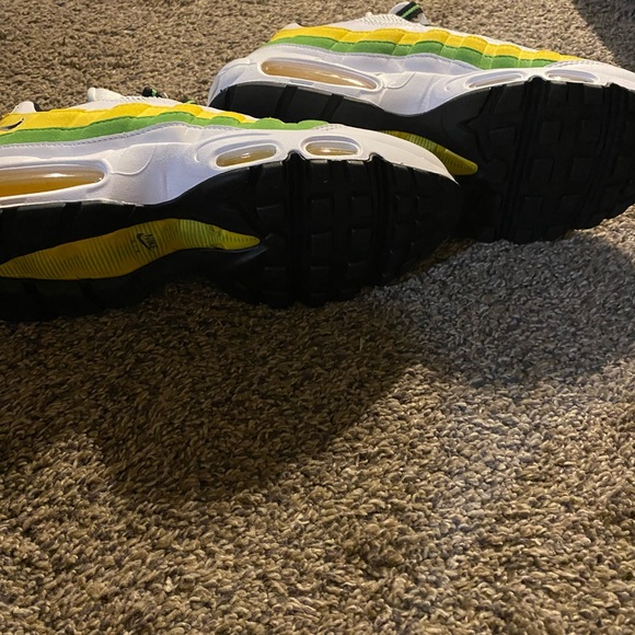 Men gym shoes - Picture 2 of 5